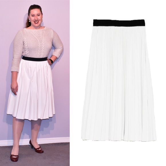 White Faux leather pleated skirt - Picture 5 of 6